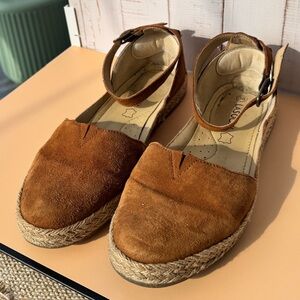 Stylish Tan Suede Espadrille Flats Size 7.5
